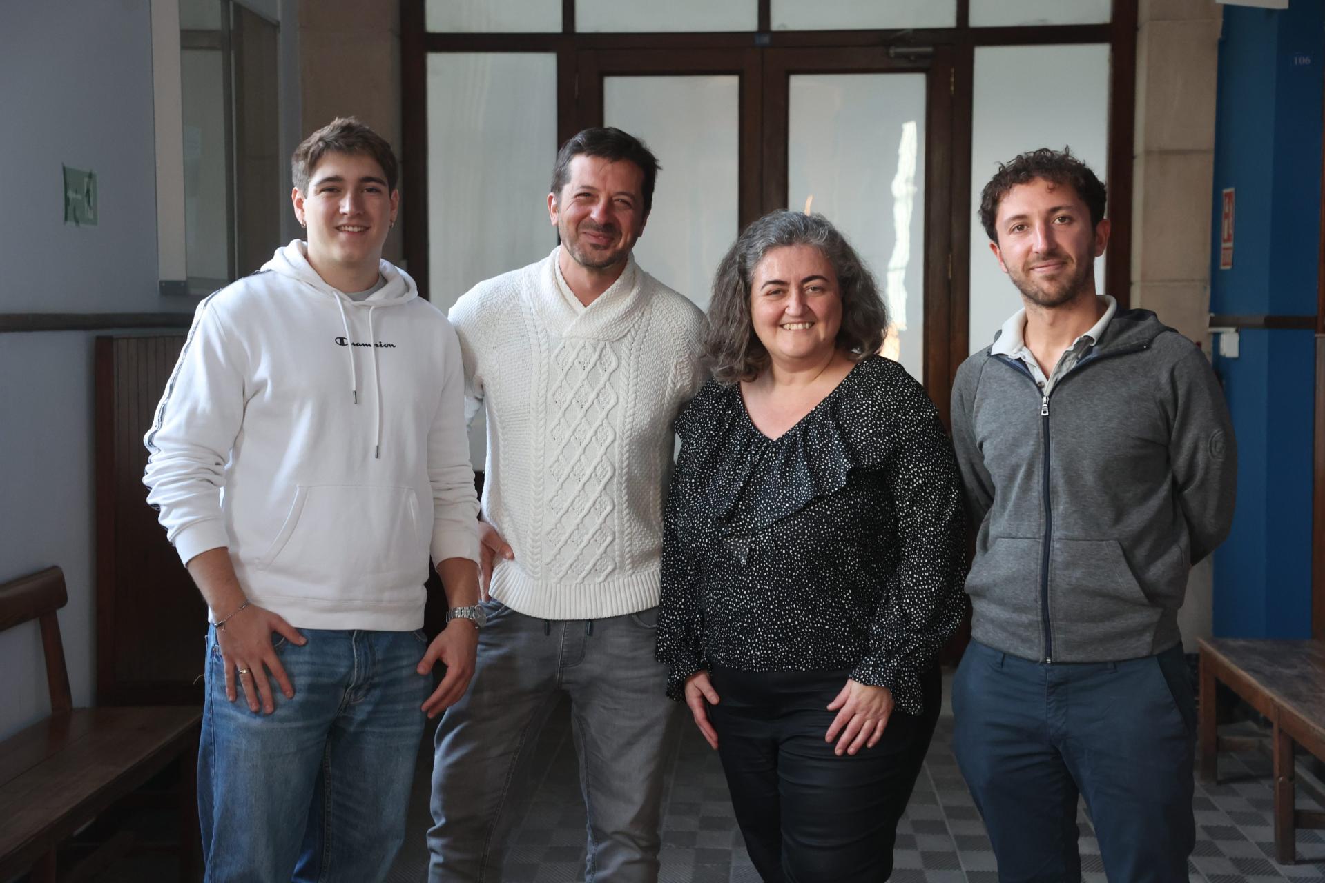 TA051224004.jpgAlgunos participantes de la VII edición de Connect'Up, junto a Imma Salamanca.