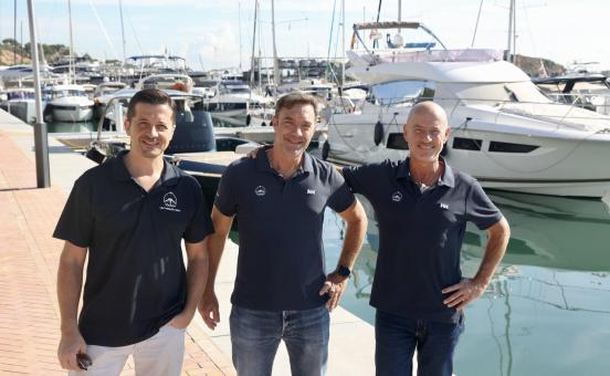 Desde la izquierda, Helios Benavente, Eric Drogerys y Mariano De Santis, los fundadores de Last Minute Boat