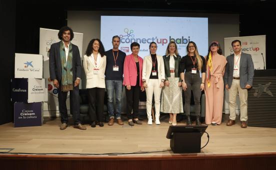 Marvin Singhateh, DeAnnett Sánchez, Héctor Mota, Carmen Serra, Isabel Ruiz, María Cruz Rivera, Teresa Fuster,Tona Pou y José Martí, en el acto en CaixaForum la pasada edición